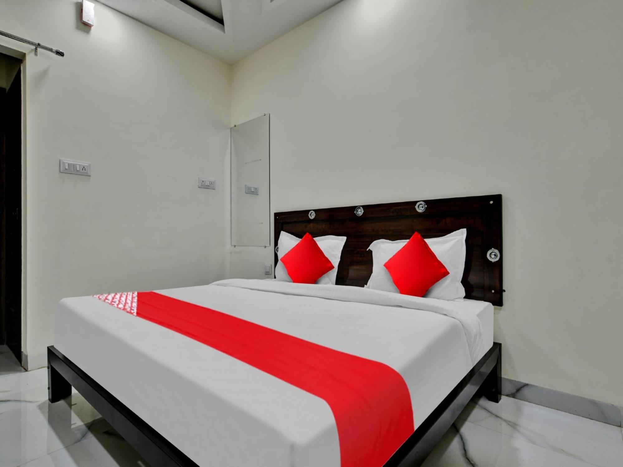 Oyo Hotel Dr Greens Indore Esterno foto
