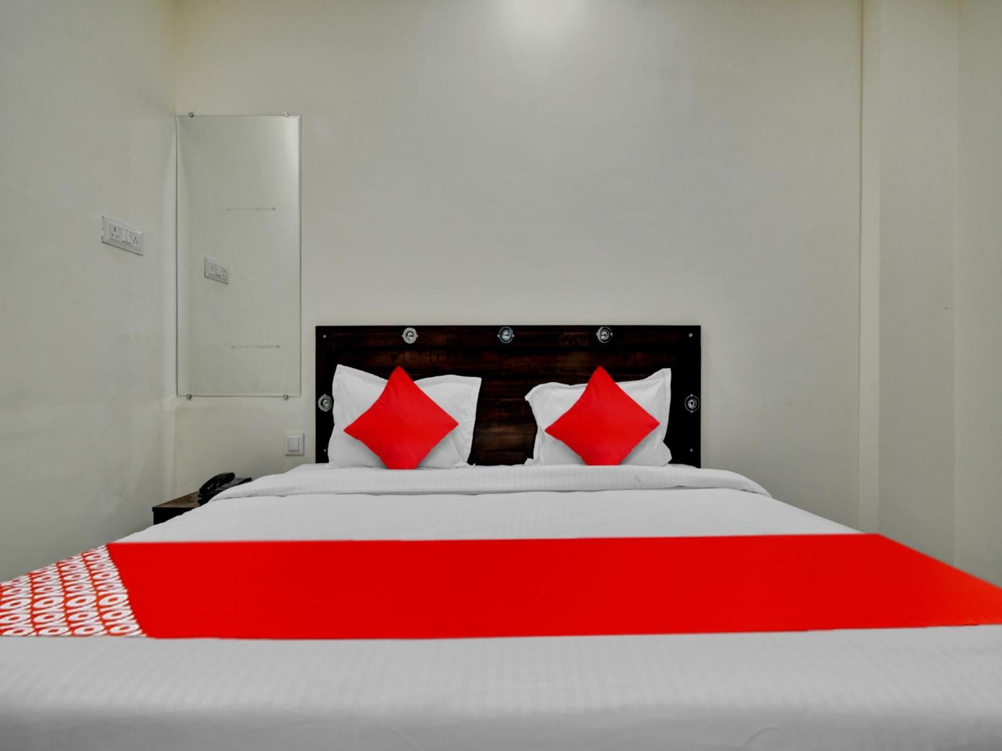 Oyo Hotel Dr Greens Indore Esterno foto